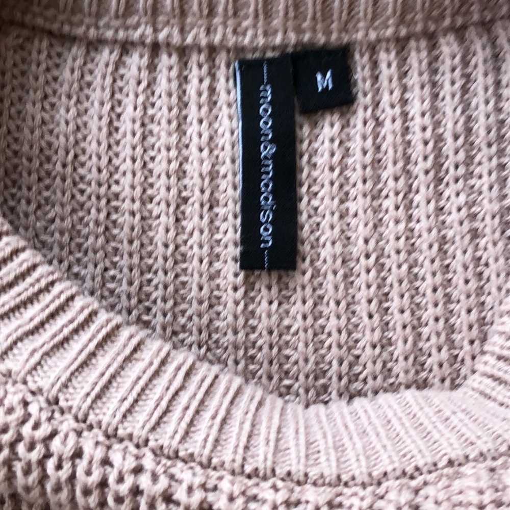 Women’s moon and Madison sweater - Picture 3 of 4